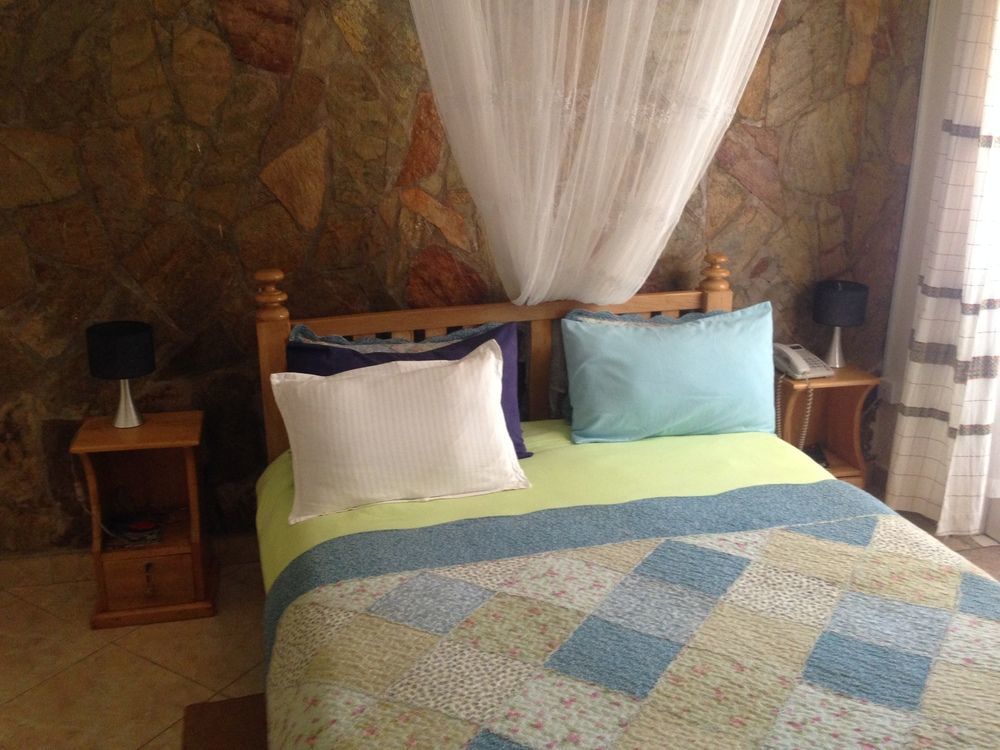 La Feve Beach Bed And Breakfast Hotel Ентебе Екстериор снимка
